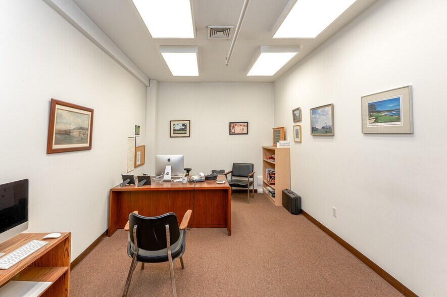 More Photos Of 25 Brook St, Shelton Manufacturing For Lease