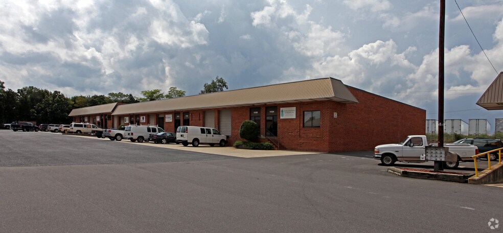 More Photos Of 11132 Downs Rd, Pineville Light Distribution For Lease