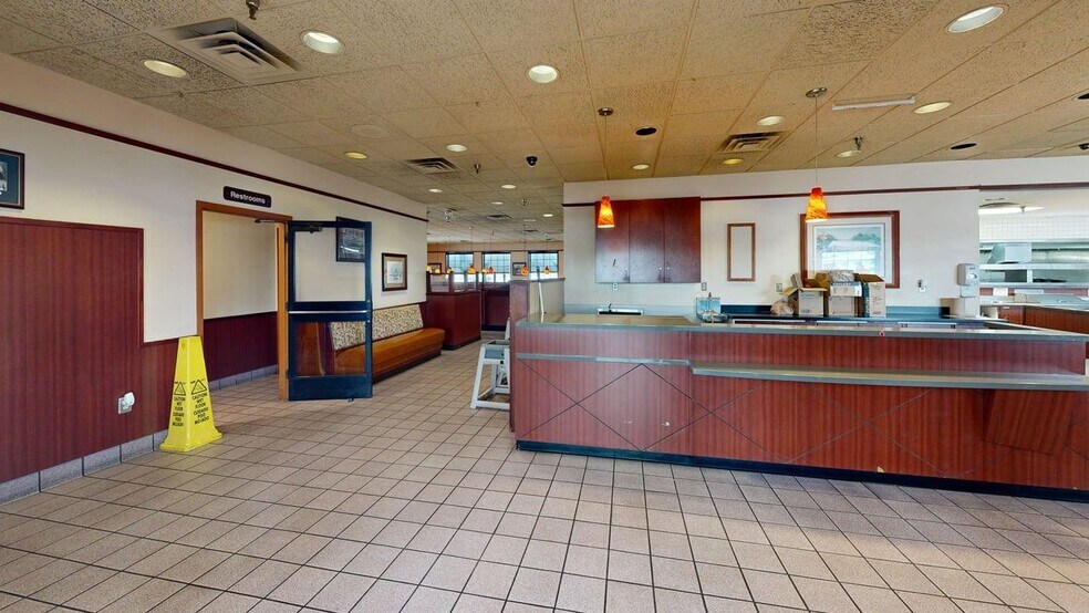 More Photos Of 2010 Overland Ave, Billings Restaurant For Sale