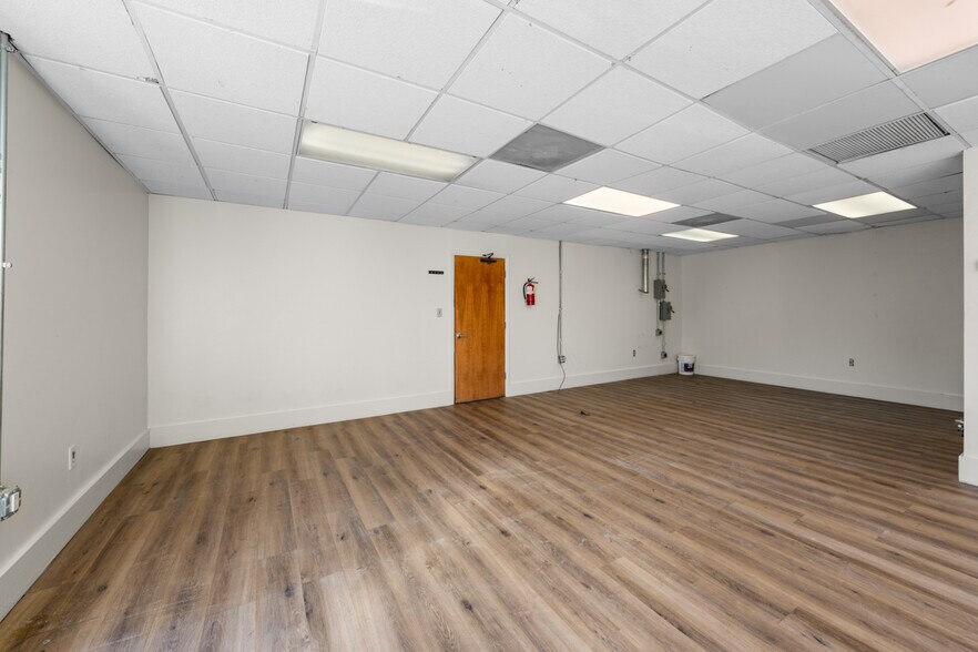 More Photos Of 2514 University Dr, Durham Restaurant For Lease