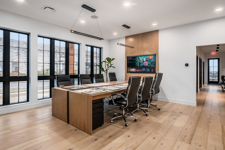 More Photos Of 1075 W 3rd Ave, Columbus Storefront Retail Office For Lease