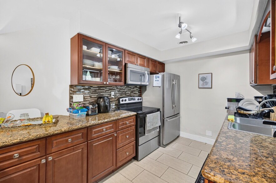 More Photos Of 3209 NE 7th Pl, Pompano Beach Specialty For Sale