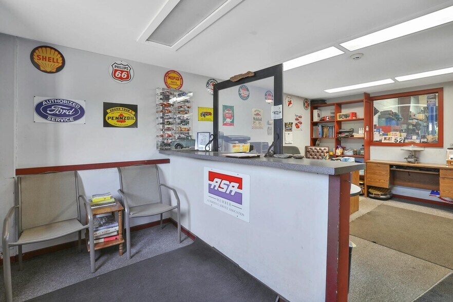 More Photos Of 50-52 Main st, Nyack Flex For Sale