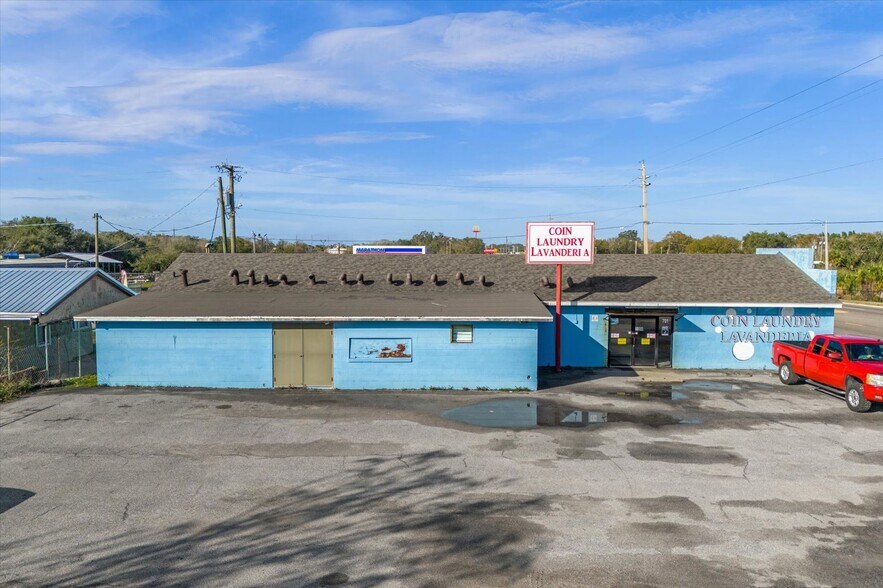 More Photos Of 701 E Canal St, Mulberry Convenience Store For Sale