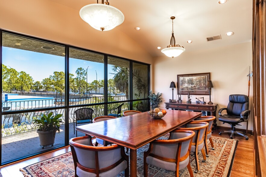 More Photos Of 825 E Main St, Lakeland Office For Sale