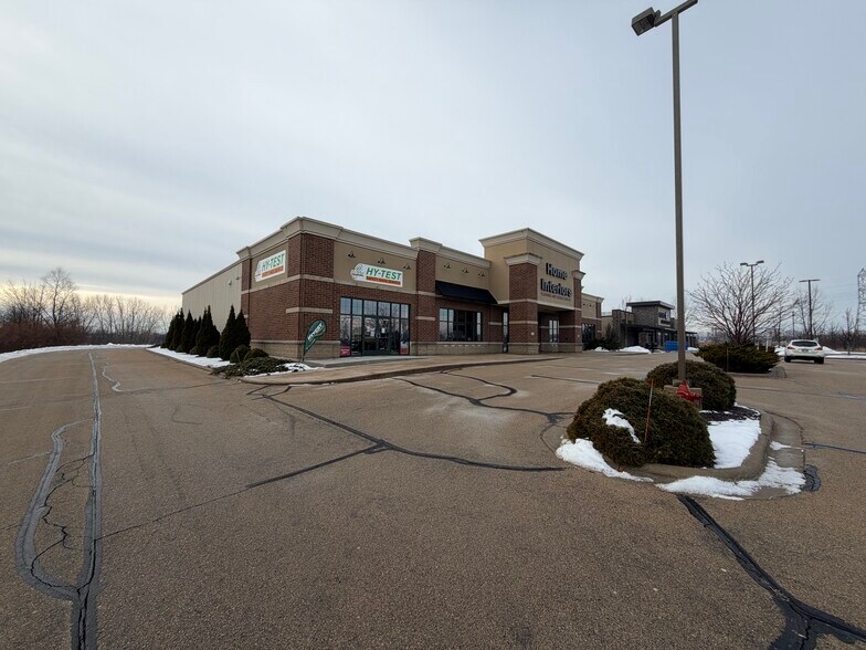 More Photos Of 4803 Michaels Dr, Appleton Freestanding For Sale