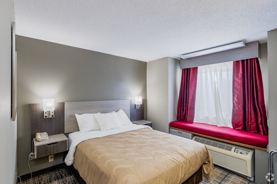 More Photos Of 2049 Leesburg Grove City Rd, Mercer Hotel For Sale