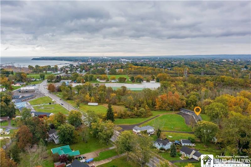 More Photos Of 363 Lake Shore Dr W, Dunkirk Hotel For Sale