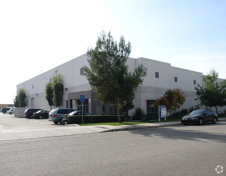 More Photos Of 5549 Brooks St, Montclair Warehouse For Lease