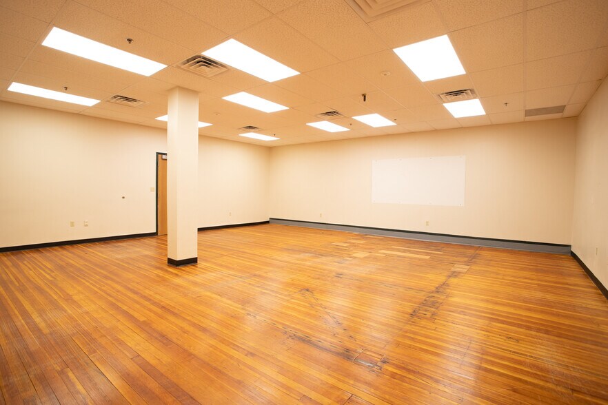 More Photos Of 139 S Main St, Fall River Office For Sale