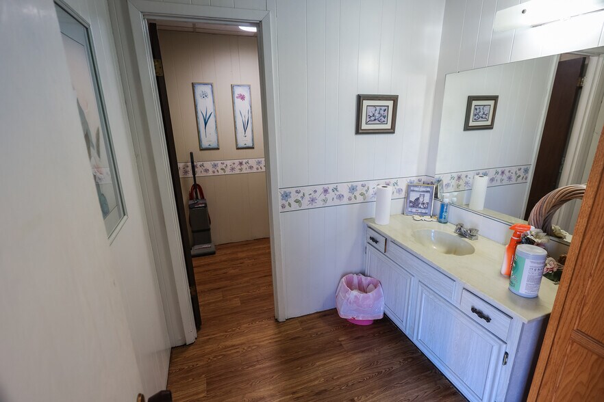 More Photos Of 3110 Gilmer Rd, Longview Office For Sale