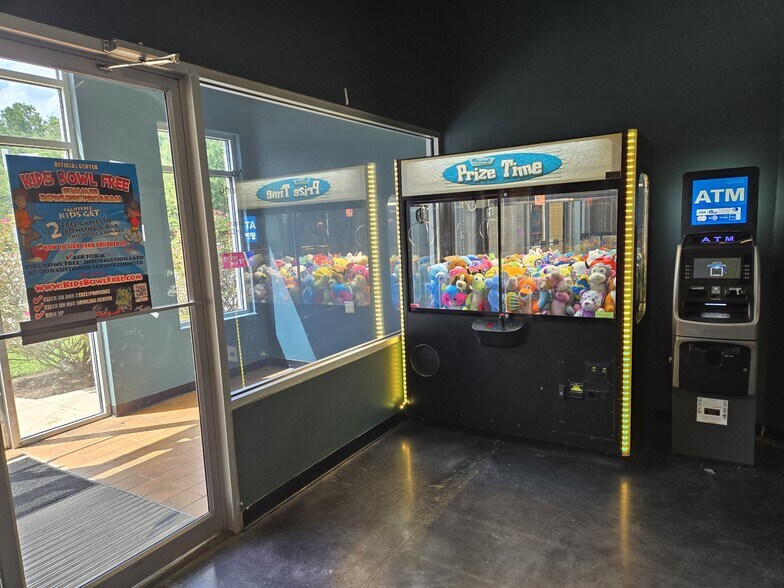 More Photos Of 2006 S Main St, Farmville Bowling Alley For Sale