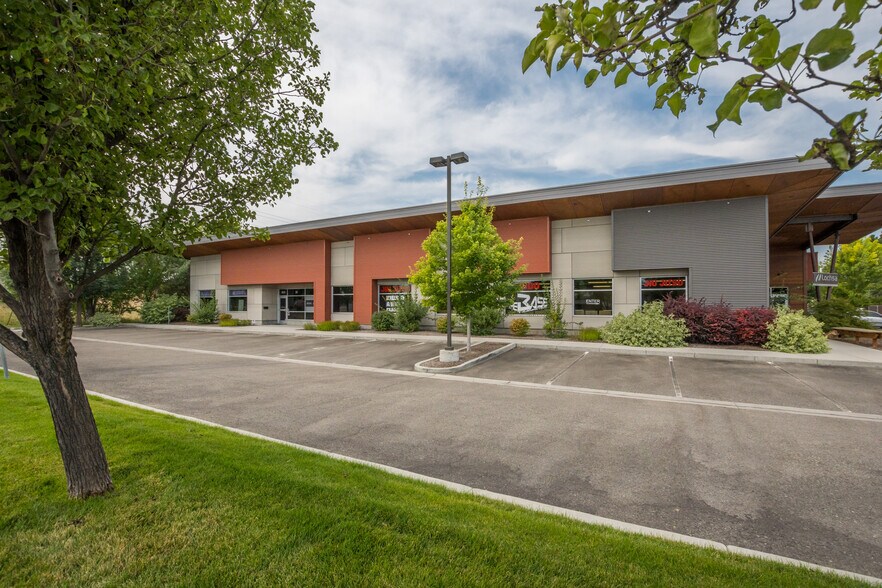 More Photos Of 201 N Maple Grove Rd, Boise Office For Lease
