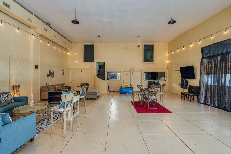 More Photos Of 322 S Scenic Hwy, Lake Wales General Retail For Sale