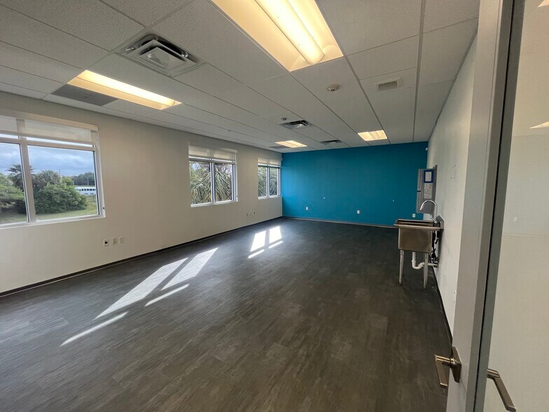 More Photos Of 260 SW Natura Ave, Deerfield Beach Medical For Lease
