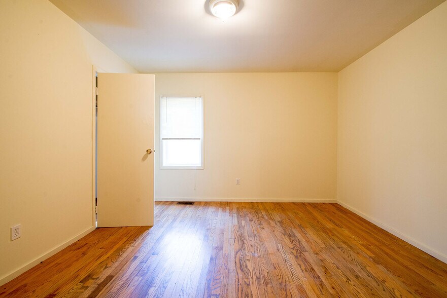 More Photos Of 292-304 Wade Rd, Liberty Apartments For Sale