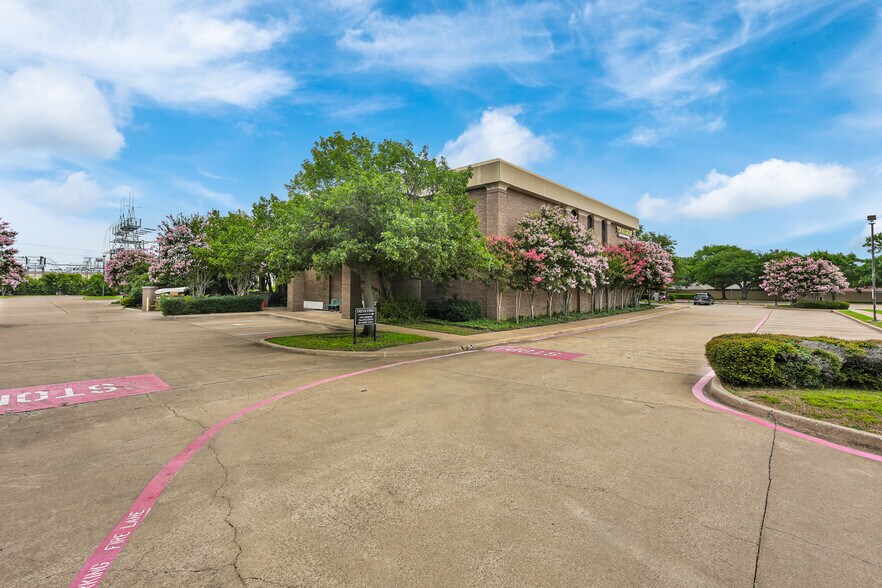 More Photos Of 601 N Plano Rd, Richardson Office For Sale