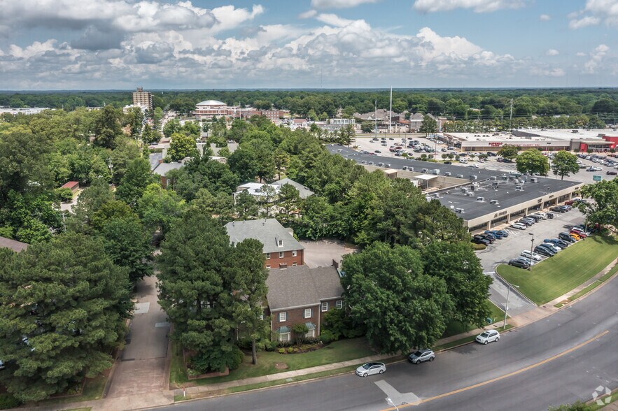 More Photos Of 710 Oakleaf Office Ln, Memphis Office Residential For Sale