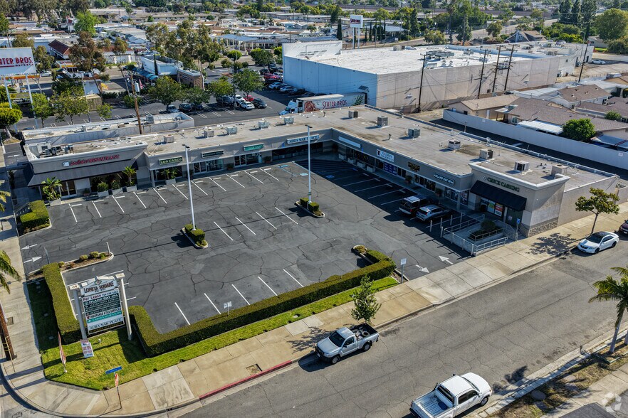 More Photos Of 821-843 N Tustin St, Orange Storefront For Lease