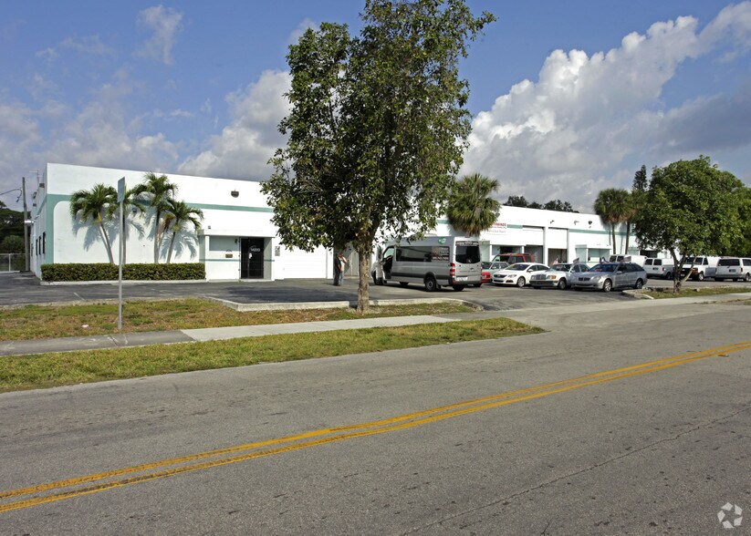 Primary Photo Of 14220-14270 NE 18th Ave, North Miami Warehouse For Lease
