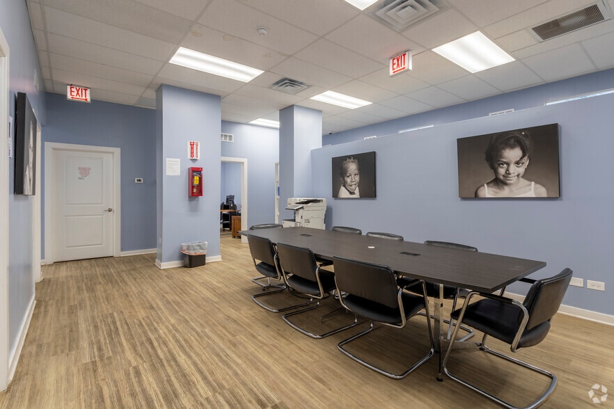 More Photos Of 4952 W Madison St, Chicago Multifamily For Sale