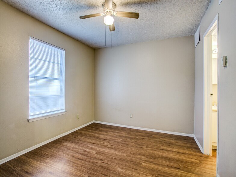 More Photos Of 5111 Interstate 35 N, Waco Apartments For Sale