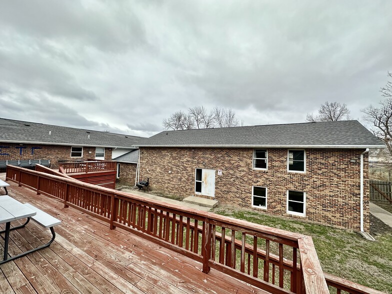 More Photos Of 1001 S Davis St, Kirksville Sorority Fraternity House For Sale