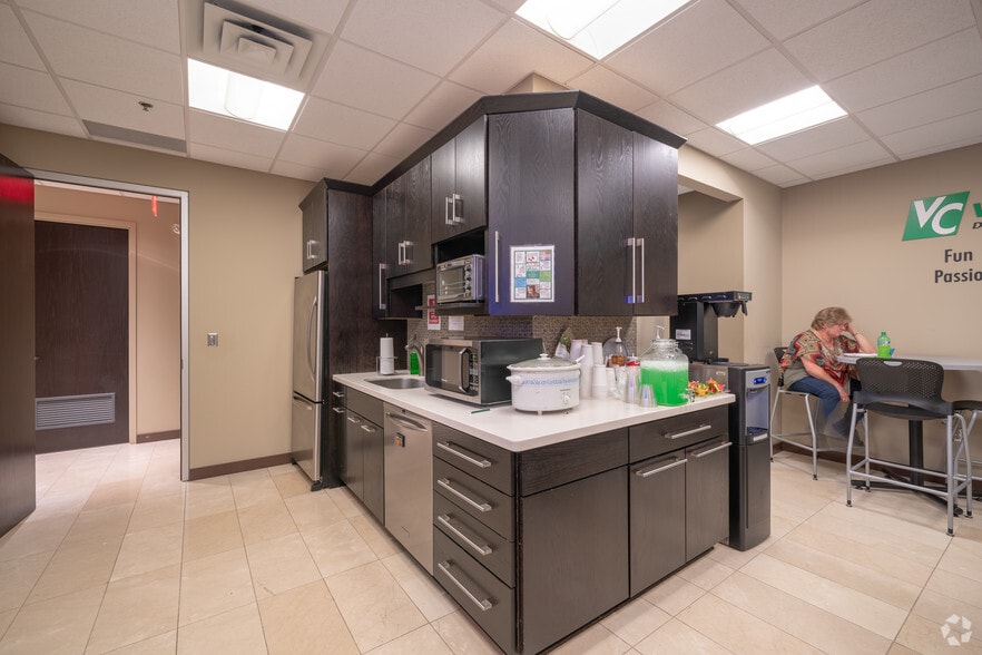 More Photos Of 8665 Hudson Blvd, Lake Elmo Medical For Sale