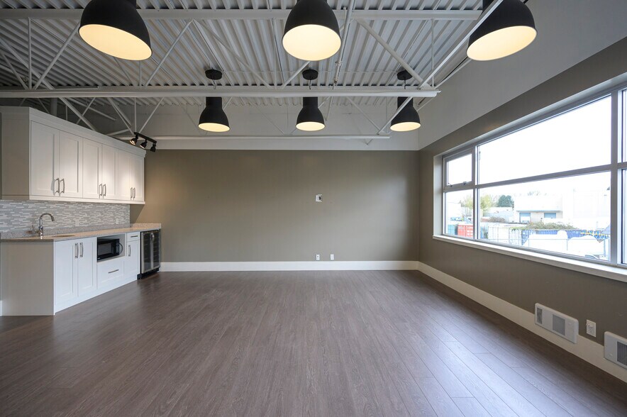 More Photos Of 12520 Horseshoe Way, Richmond Warehouse For Lease