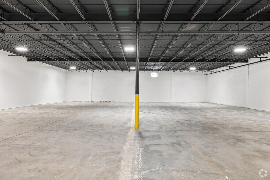 More Photos Of 7100 NW 36th Ave, Miami Warehouse For Lease