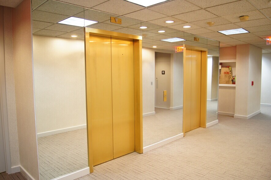 More Photos Of 245 Saw Mill River Rd, Hawthorne Medical For Sale