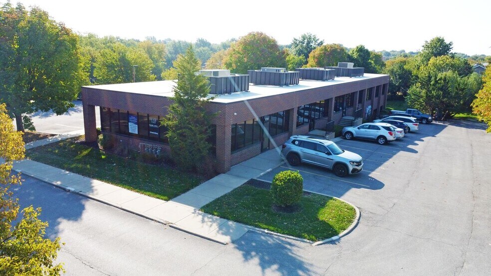 More Photos Of 8730 Bourgade St, Lenexa Loft Creative Space For Lease