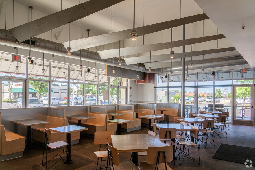 More Photos Of 865 Colusa Ave, Yuba City Department Store For Sale