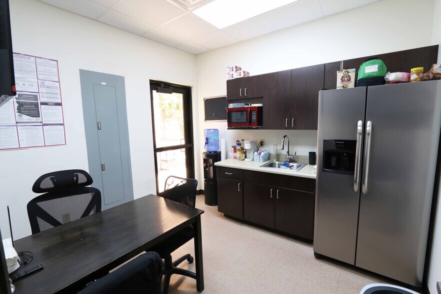 More Photos Of 2851 S Avenue B, Yuma Medical For Sale