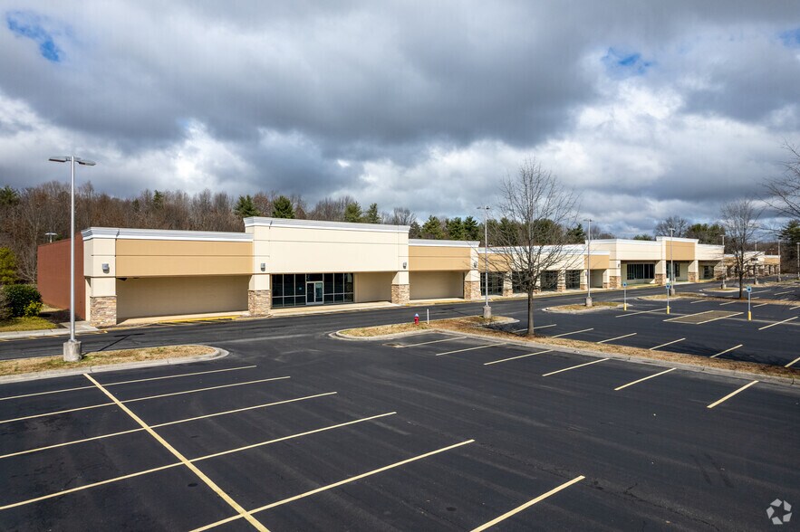 More Photos Of 11801-11847 Kingston Pike, Knoxville Unknown For Lease