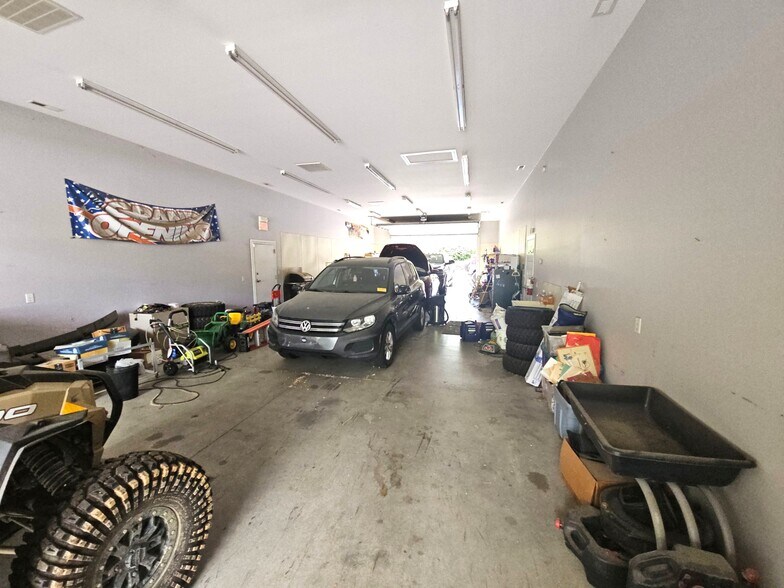 More Photos Of 1216 Asheville Hwy, Hendersonville Auto Dealership For Lease