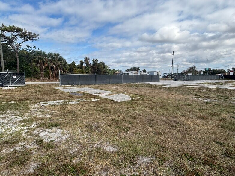 More Photos Of 7806 Maryland Ave, Hudson Land For Lease