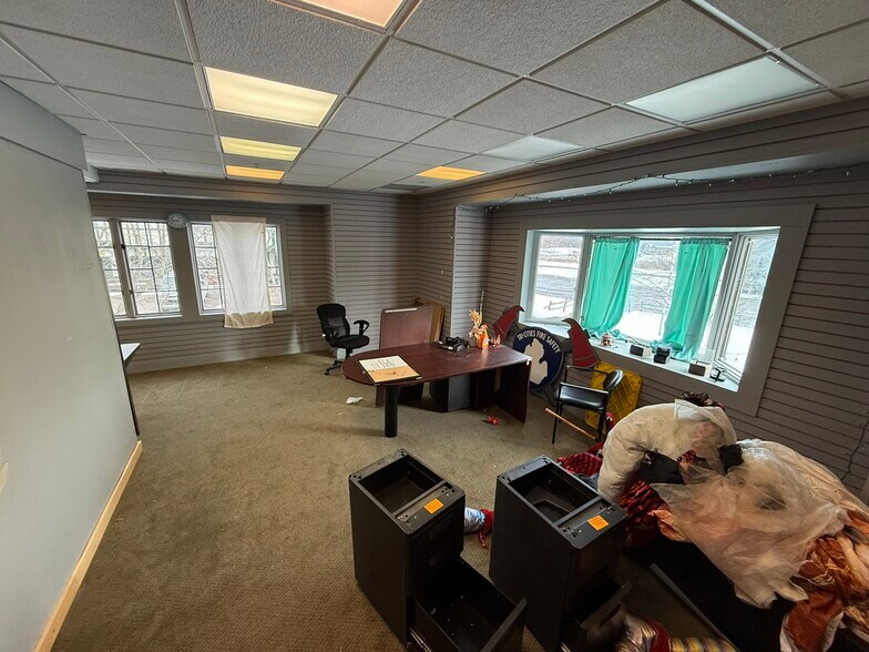 More Photos Of 2359 Joslyn Ct, Lake Orion Office For Lease