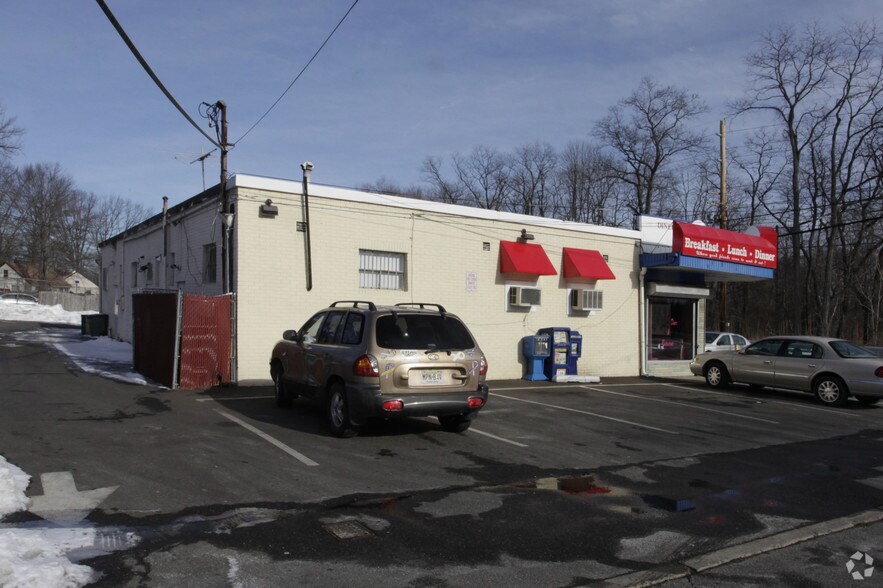 More Photos Of 98 Main St, East Brunswick General Retail For Lease