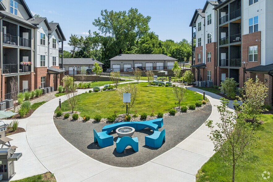 More Photos Of 2418 Main St, Rocky Hill Apartments For Lease