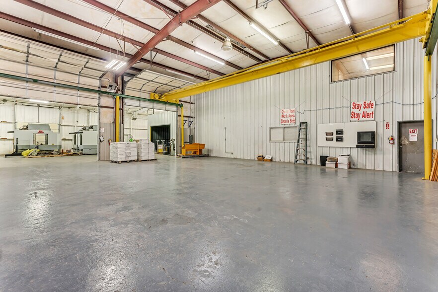 More Photos Of 4400 US Highway 377, Granbury Industrial For Lease
