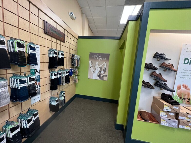 More Photos Of 21213 Harper Ave, Saint Clair Shores Drugstore For Lease