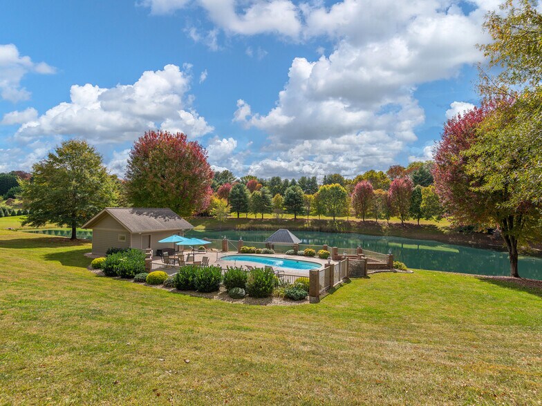 More Photos Of 355 Johnson Dr, Canton Specialty For Sale