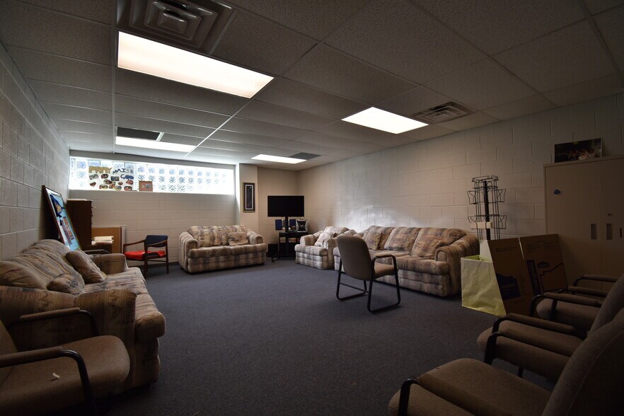 More Photos Of 165 E Square Lake Rd, Bloomfield Hills Religious Facility For Sale