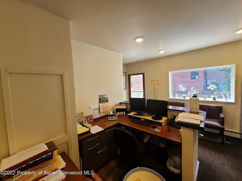 More Photos Of 117 S Spring St, Aspen Loft Creative Space For Sale