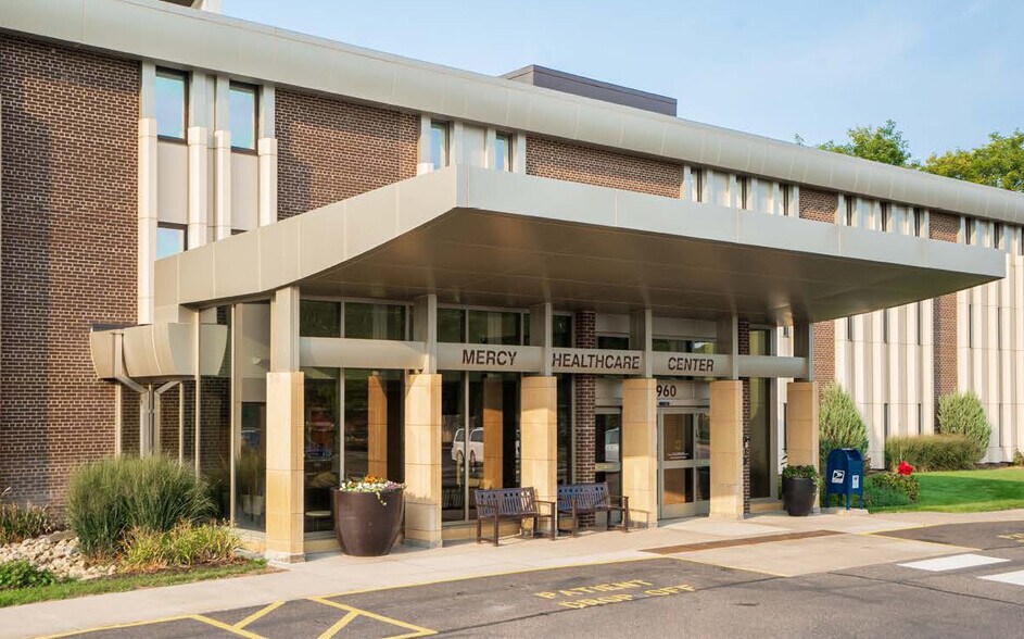 Primary Photo Of 3860-3960 Coon Rapids Blvd NW, Coon Rapids Medical For Lease
