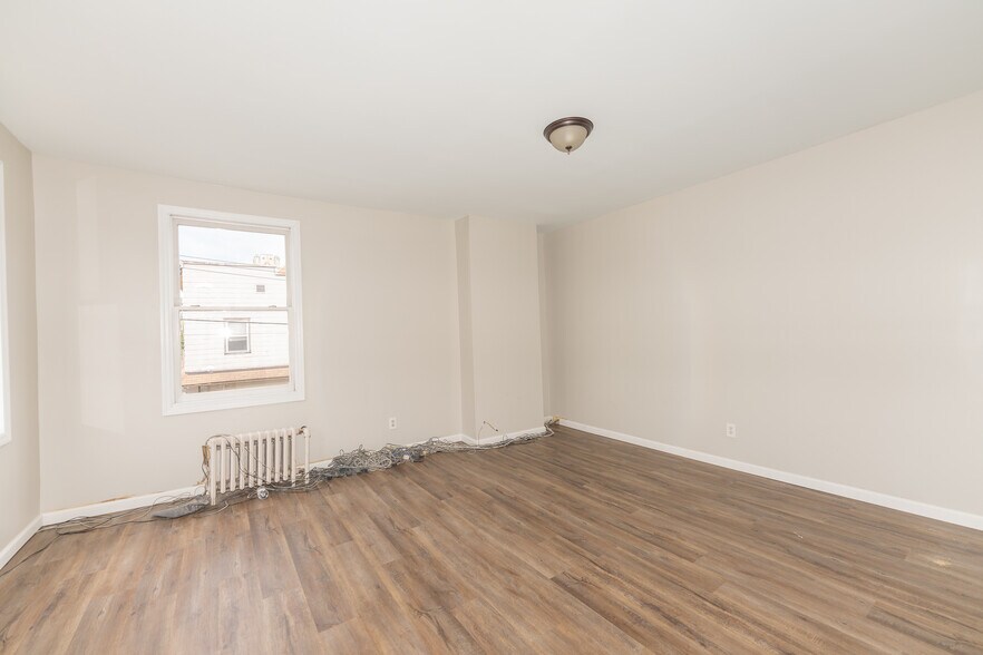 More Photos Of 117 N Lake Ave, Albany Storefront Retail Residential For Sale