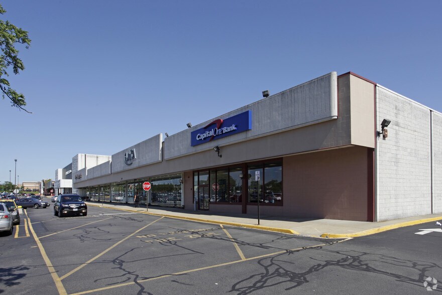 More Photos Of 2021-2093 Smith Haven Plz, Lake Grove Unknown For Lease