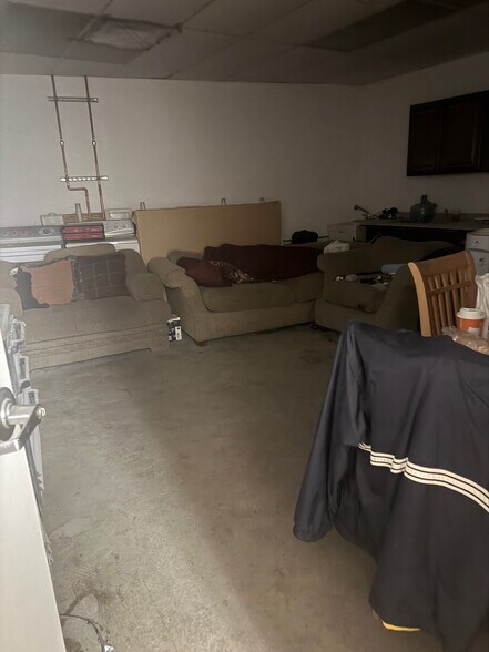 More Photos Of 8 Van Tassell Ct, Norwalk Flex For Lease