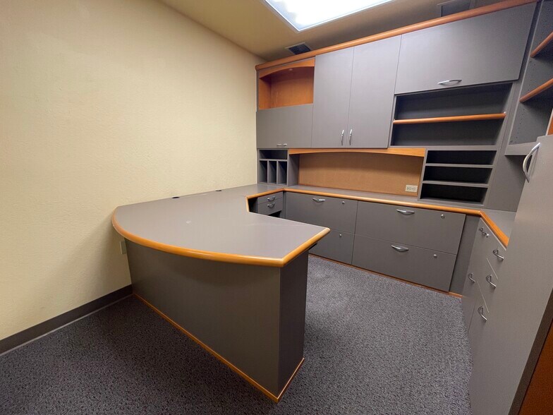 More Photos Of 943 N Shoreline Blvd, Mountain View Light Manufacturing For Sale